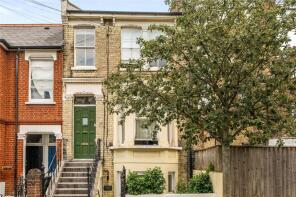 Basement Flat, 2, Davisville Road, London W12 9SJ