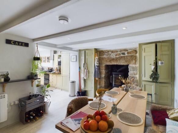 dining room to kitchen