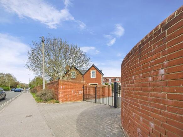 CAM05068G0-PR0013...