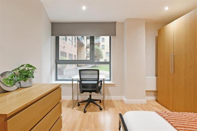2 bed Apartment to rent Image 4