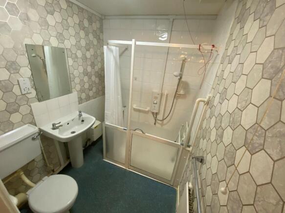 1 bed Retirement Property to rent Image 9