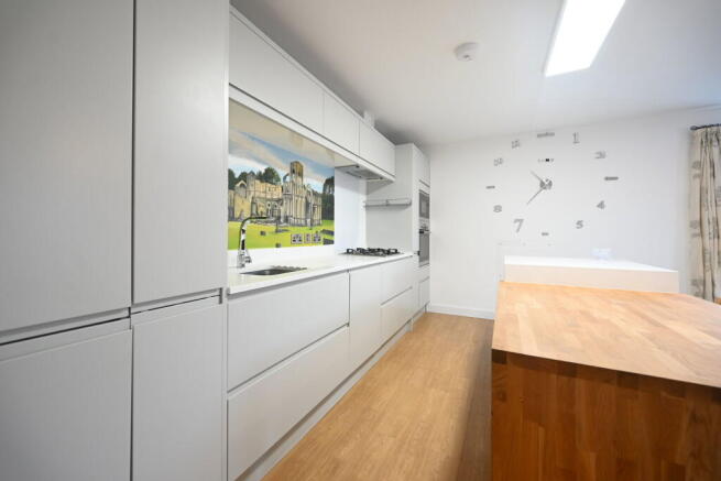 2 bed Flat to rent Image 9