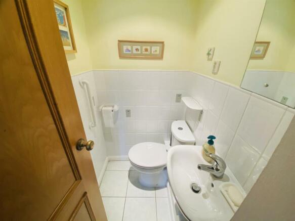 CLOAKROOM WC