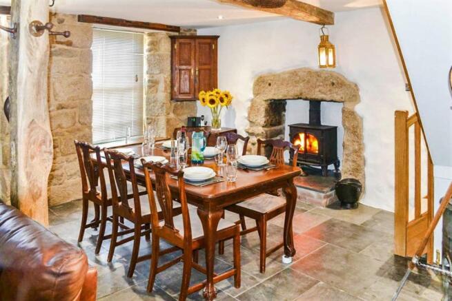 Lounge/Dining Room