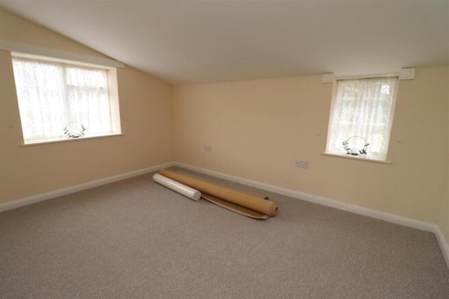 4 bed Detached to rent Image 10