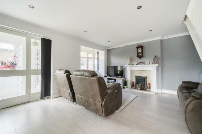 86 The Sale, Daventry