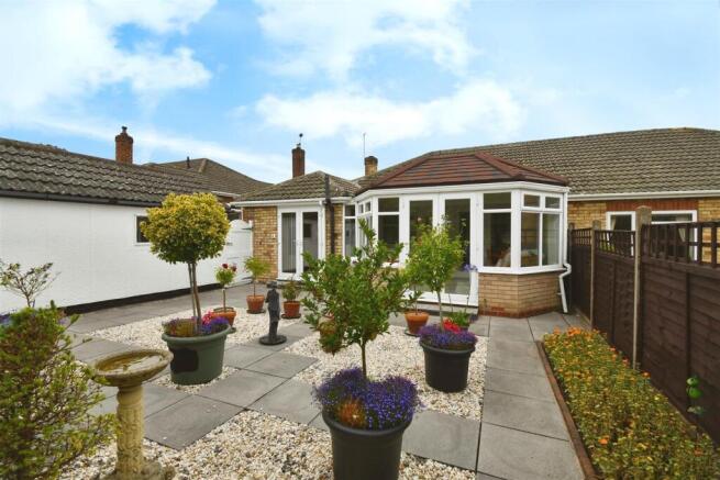 2 bed Semi-Detached Bungalow for sale Image 4