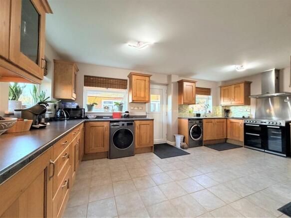 KITCHEN AND DININ...