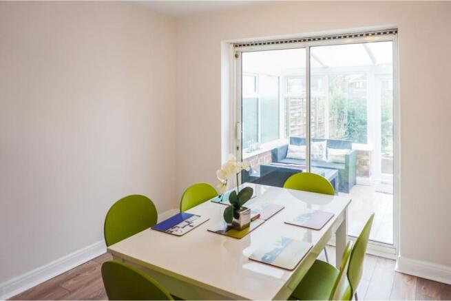 Lounge/Dining Room