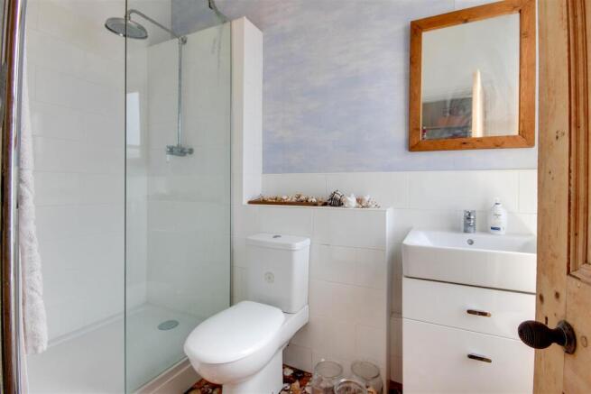 3 bed Terraced for sale Image 12