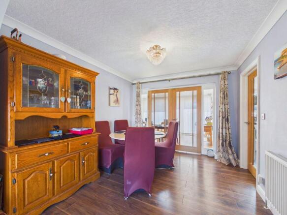 6 bed Detached Bungalow for sale Image 5