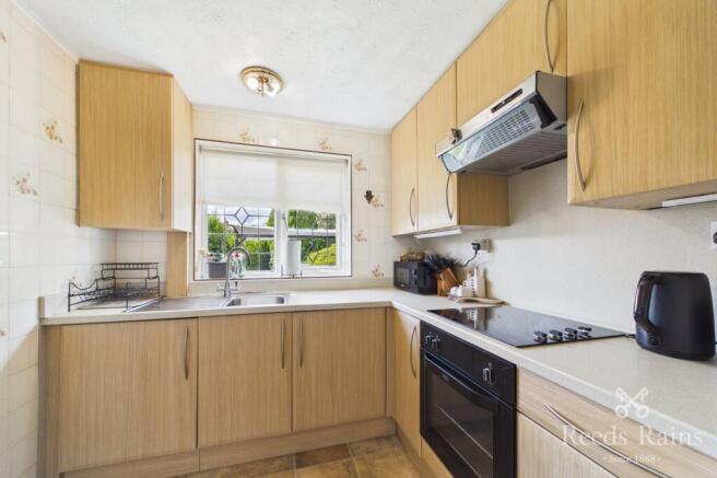 2 bed Semi-Detached for sale Image 9
