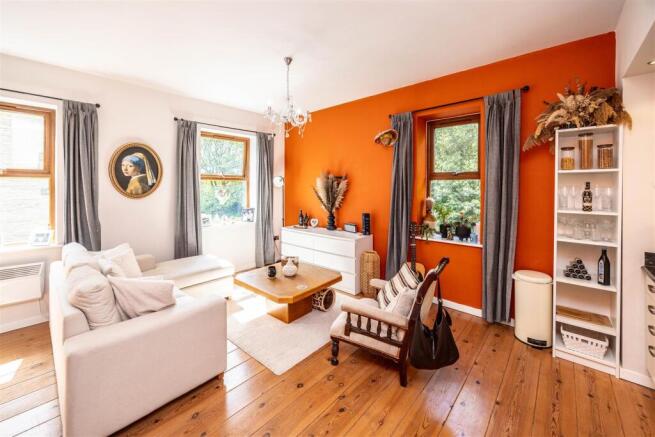 2 bed Apartment for sale Image 4