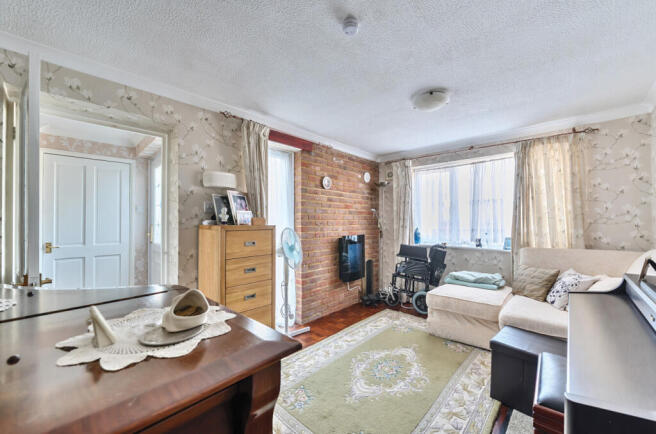 1316155-3-685b131...