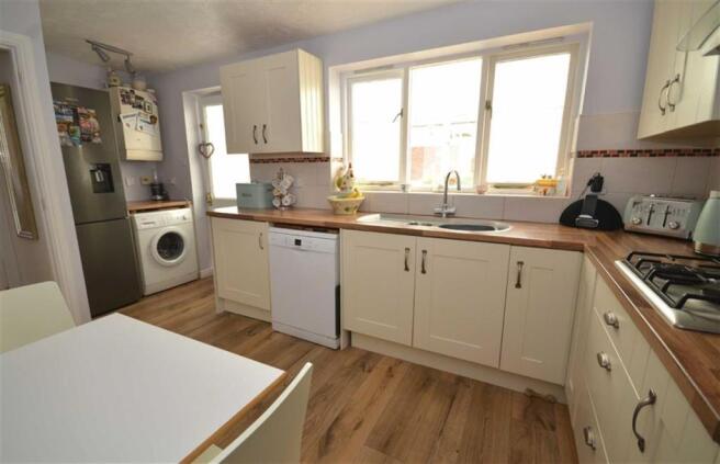 Fitted Kitchen/Break