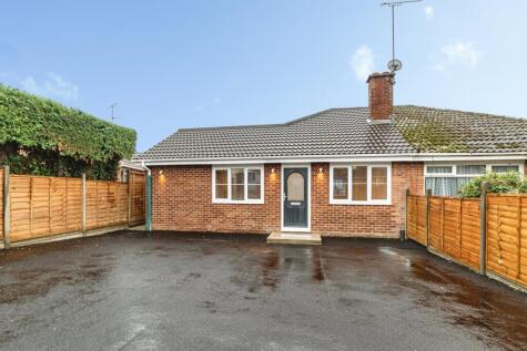 Swains Close, Tadley, Hampshire, RG26