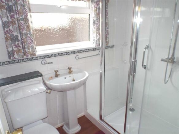 SHOWER ROOM: