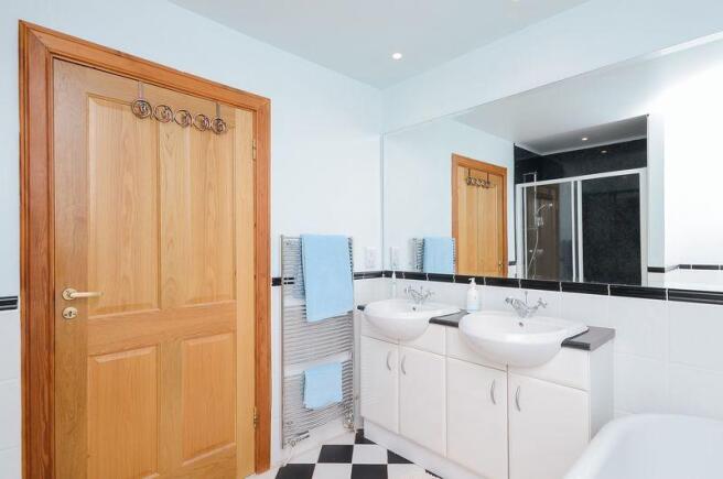 Master En-Suite B