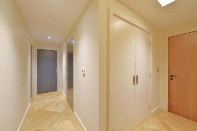 2 bed Apartment to rent Image 6