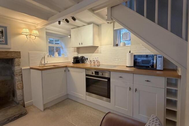 2 bed Semi-Detached for sale Image 5