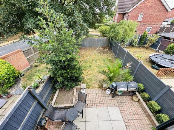 2 bed Semi-Detached for sale Image 11