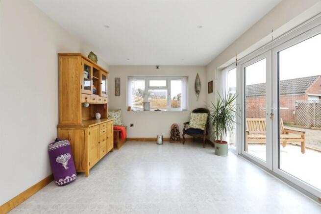 3 bed Semi-Detached for sale Image 8