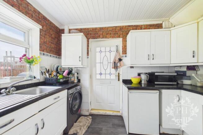 2 bed Semi-Detached for sale Image 5
