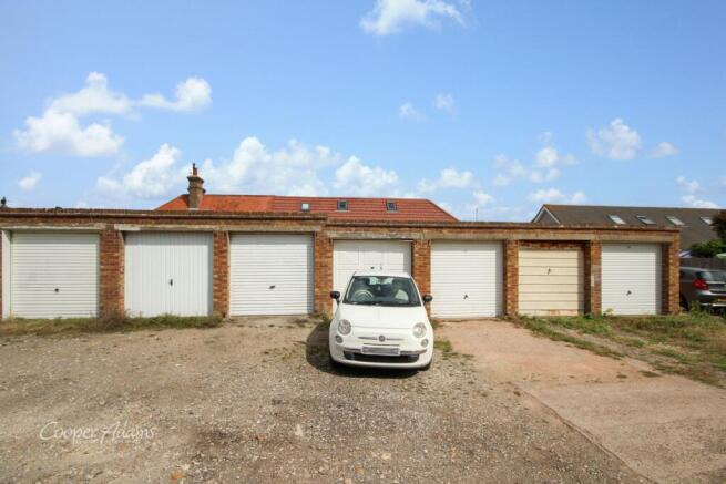 Garage/Parking