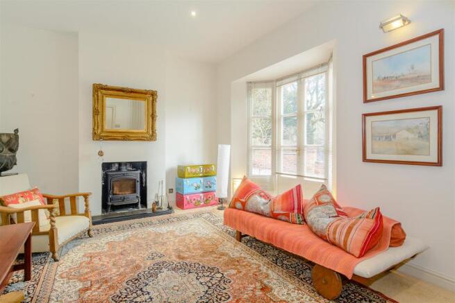 8332578-interior03.jpg