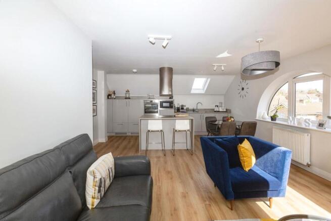 Lounge / Kitchen