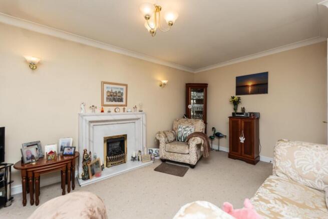 2 bed House for sale Image 4