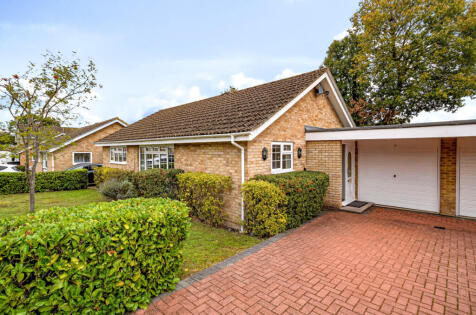 Clearsprings, Lightwater, Surrey, GU18