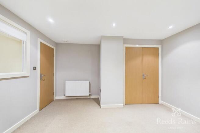 2 bed Apartment for sale Image 8