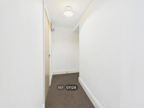 2 bed Apartment to rent Image 12