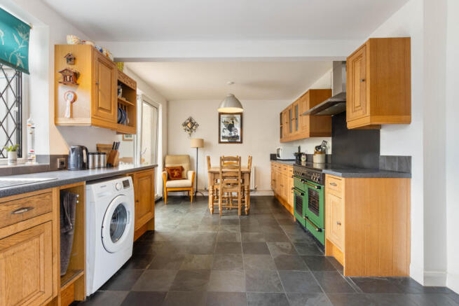KITCHEN DINER