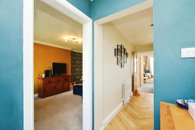 2 bed Semi-Detached Bungalow for sale Image 9