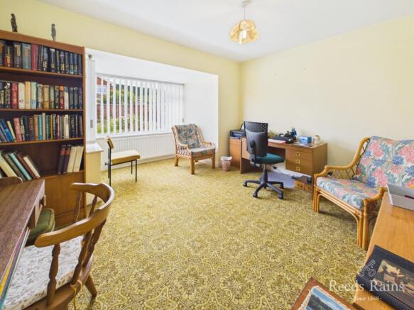 4 bed Detached for sale Image 9