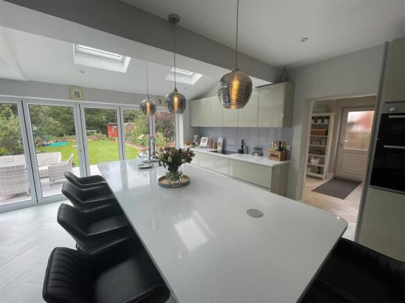OPEN PLAN KITCHEN DINER LOUNGE