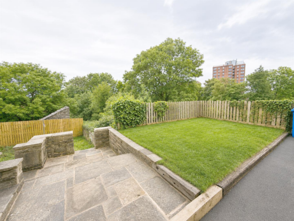 2 bed End of Terrace to rent Image 8