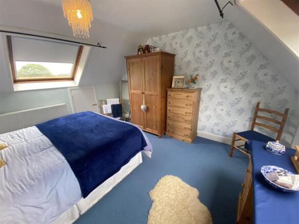 BEDROOM 2