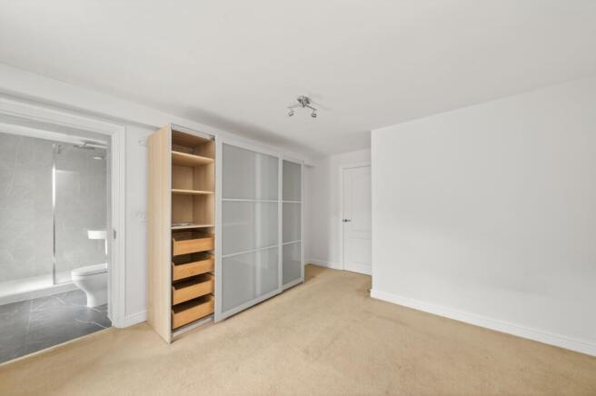 2 bed Flat for sale Image 12