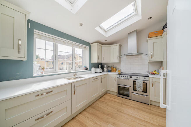 4 bed Detached for sale Image 7