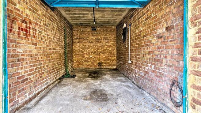 Flat 17, Hanger Court, Hanger Green, Ealing, London, W5 3ER