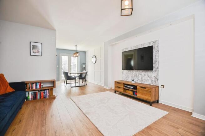 4 bed Detached for sale Image 5