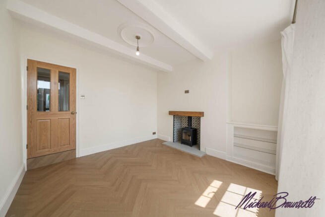 3 bed Semi-Detached for sale Image 4