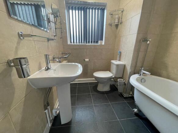 2 bed Flat to rent Image 8