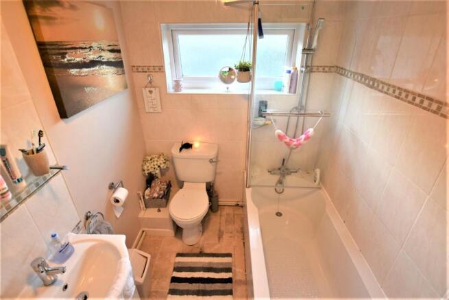 75 Vauxhall Street - bathroom.JPG