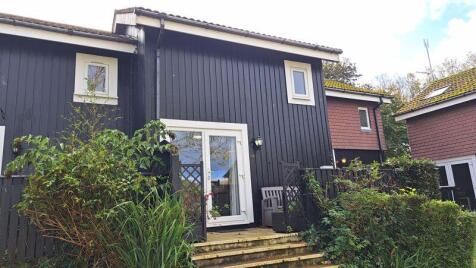 14 Strawberry Hill, Tolroy Manor