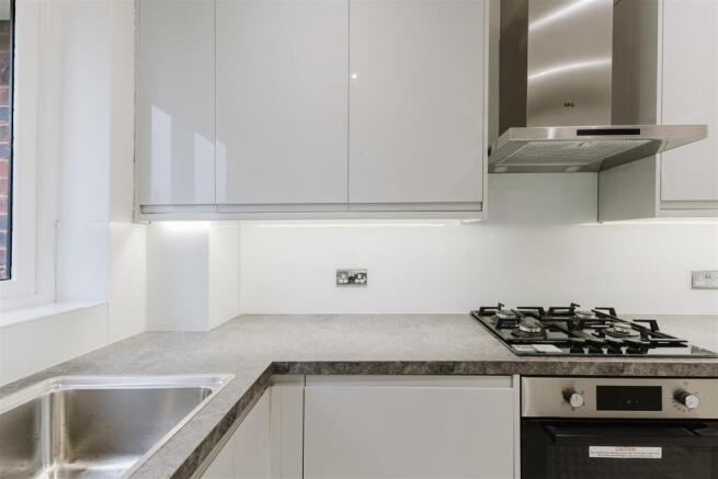 Kitchen 2.jpg