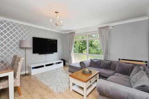 The Avenue, Lightwater, Surrey, GU18